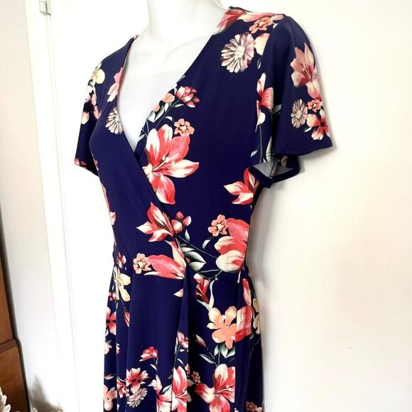 BY & BY NAVY FLORAL WRAP STYLE DRESS SIZE MEDIUM - Picture 8 of 13